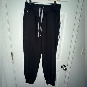 Women's Figs High Waisted Zamora Jogger Scrub Pants in Black